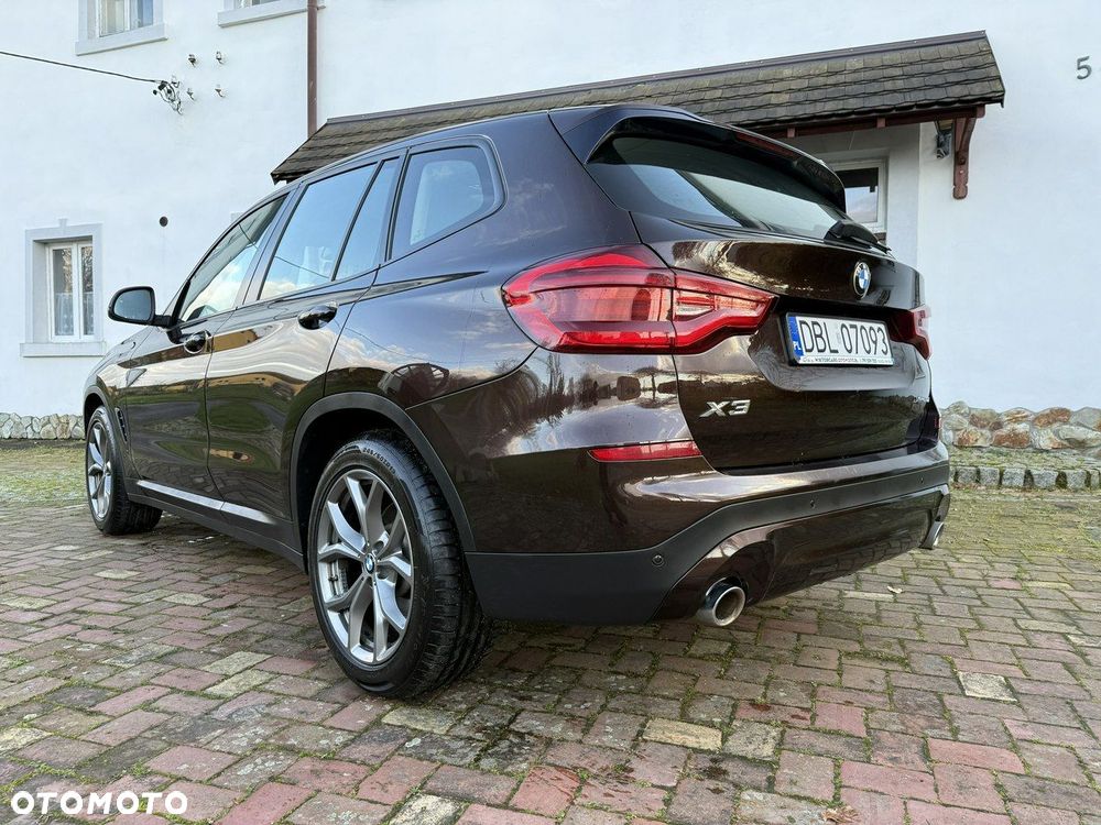 BMW X3 xDrive20i Advantage - 30