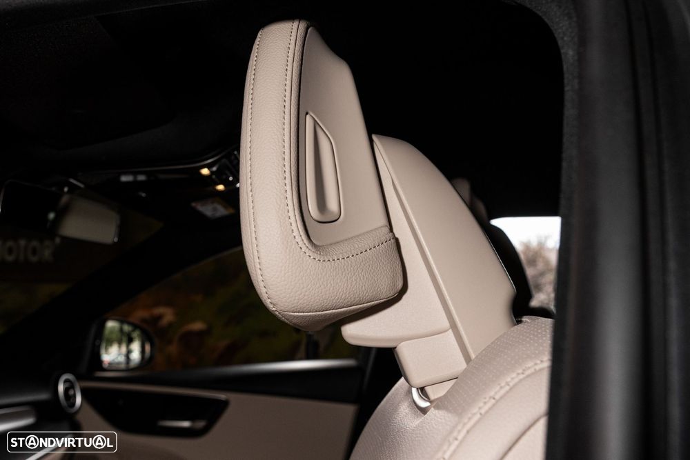 Mercedes-Benz C 300 e Avantgarde - 26