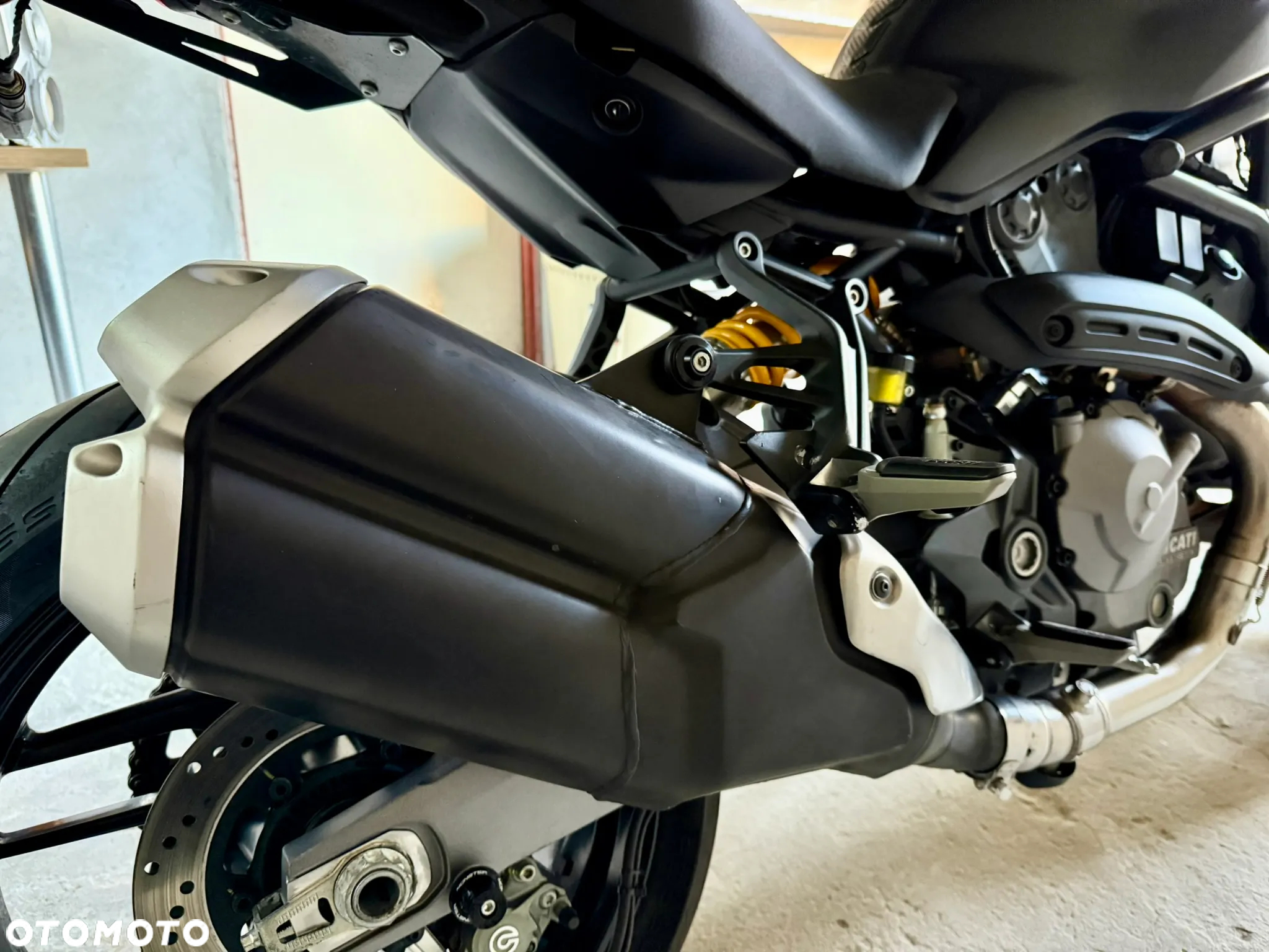 Ducati Monster - 11