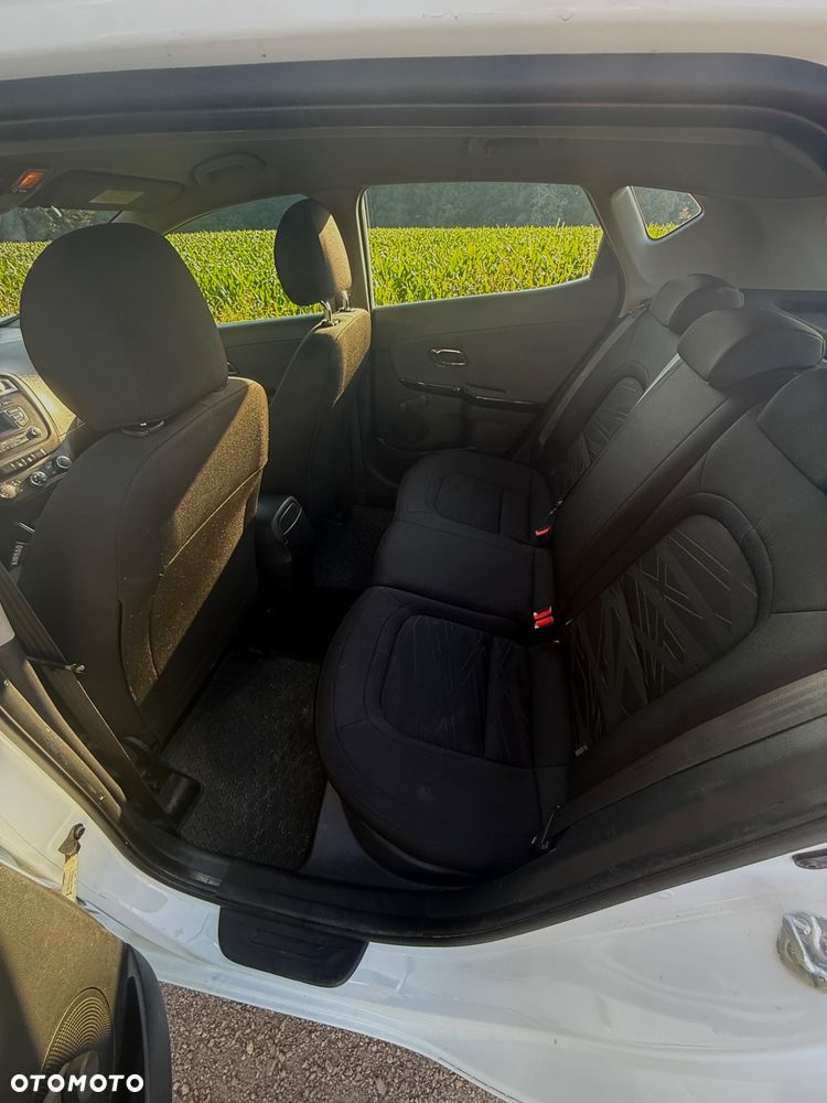 Kia Ceed 1.4 L - 10