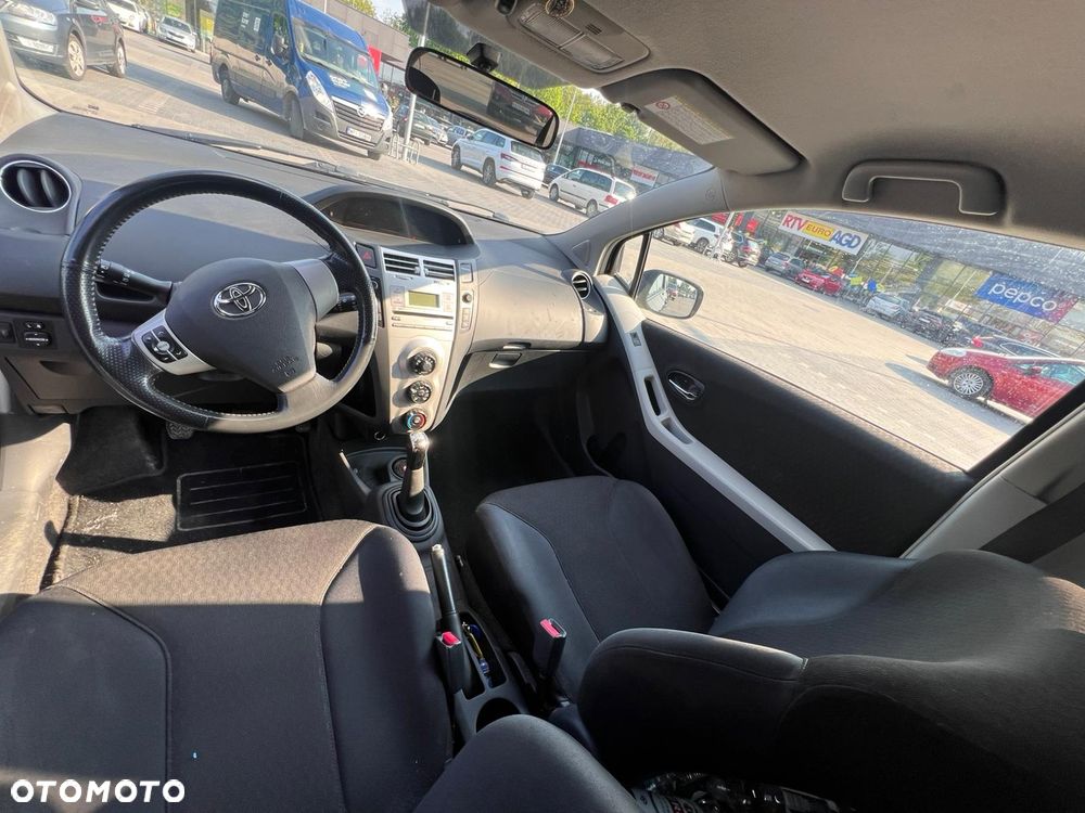 Toyota Yaris - 7