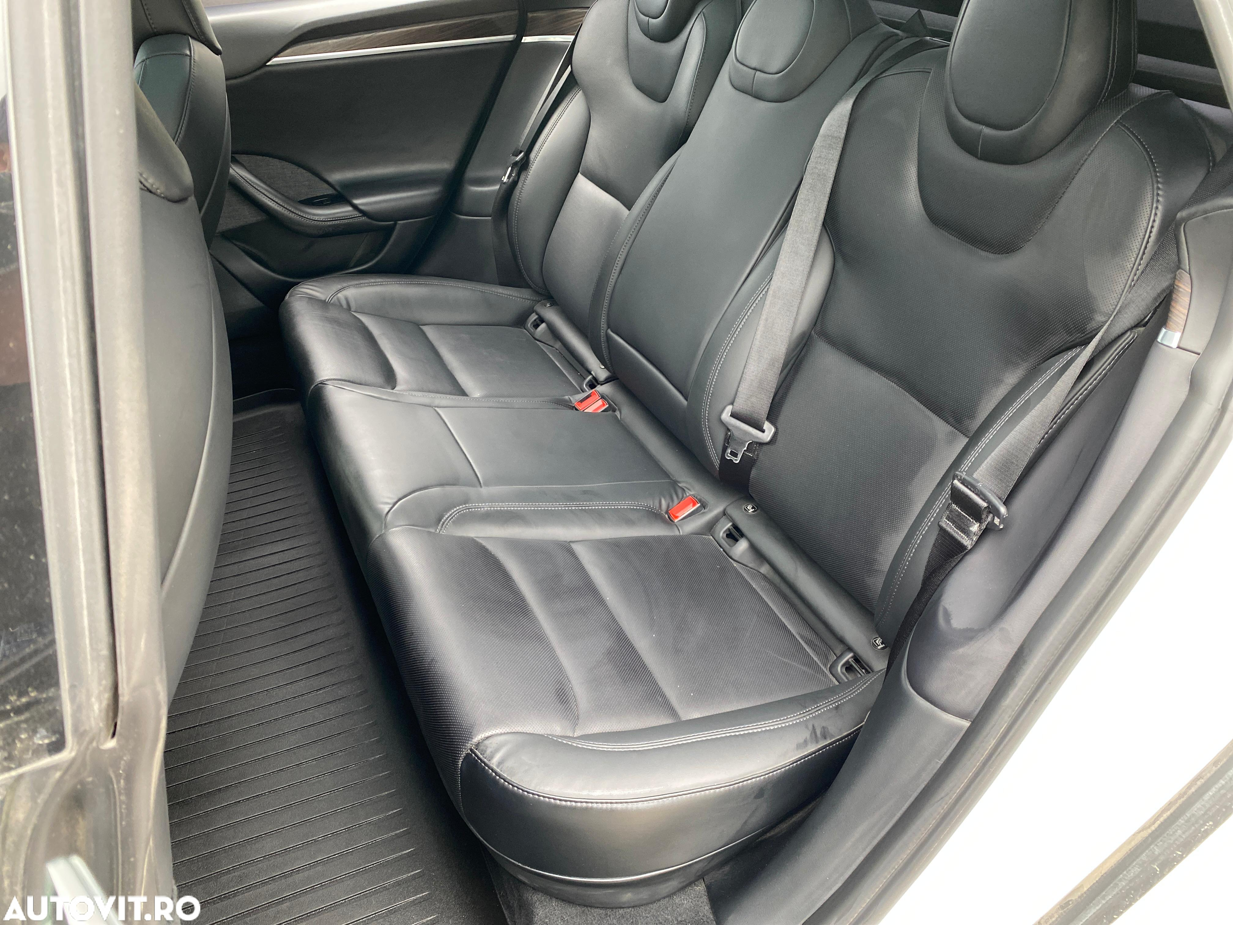 Tesla Model S Long Range - 11