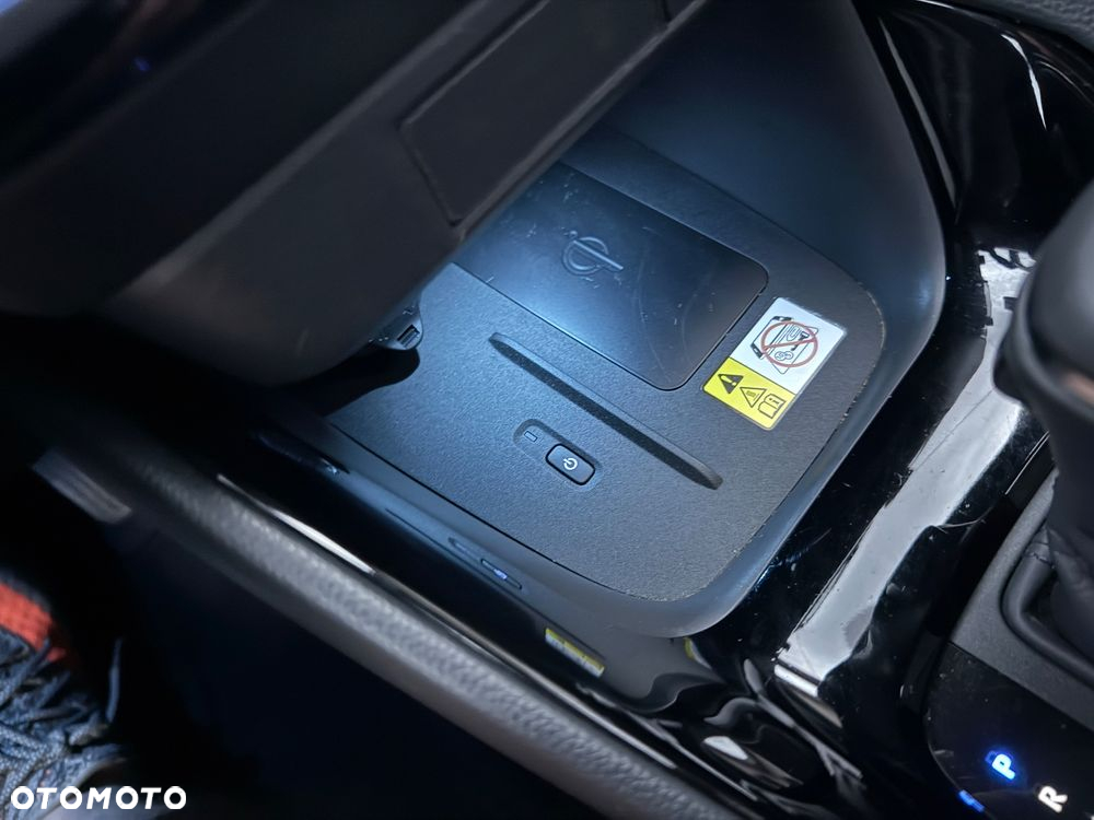 Toyota Yaris Hybrid 100 Premium - 37