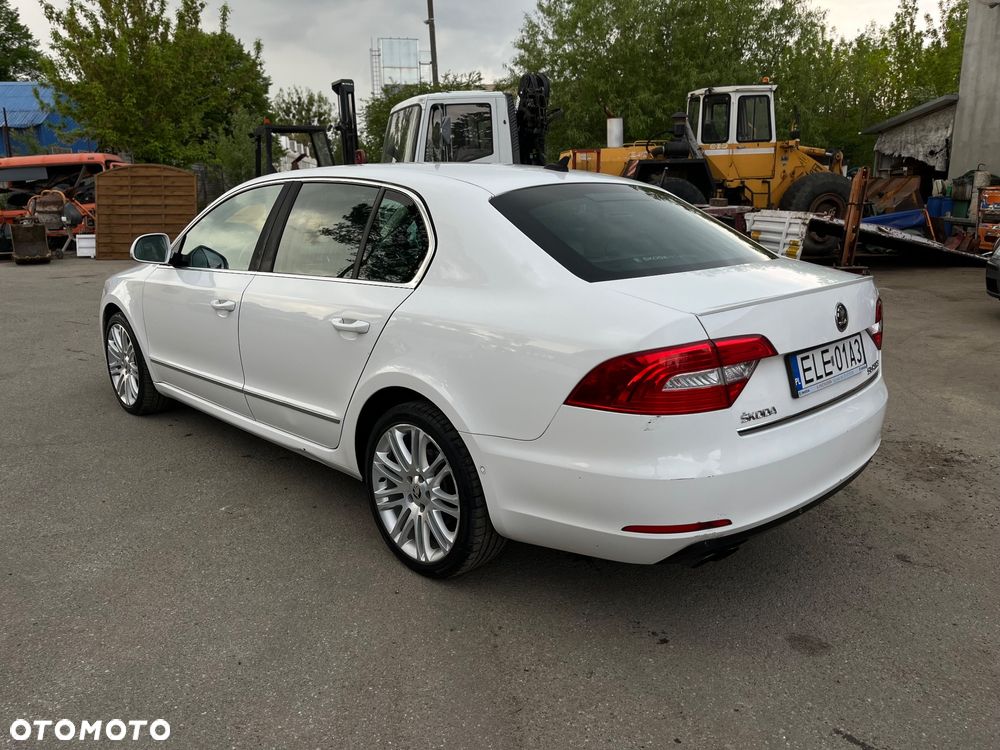 Skoda Superb 2.0 TSI Active DSG - 6
