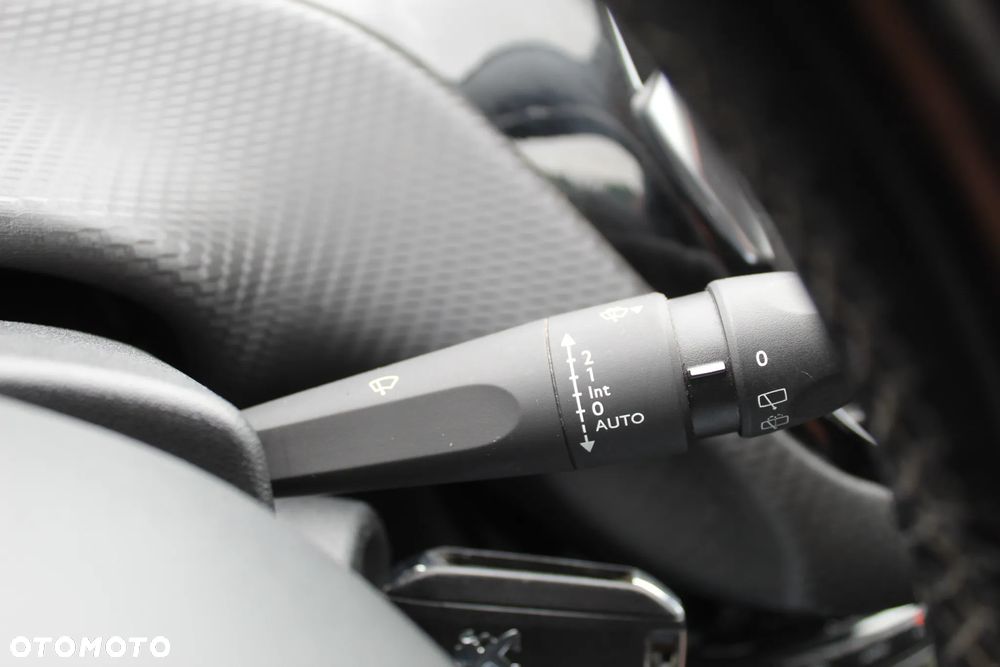 Peugeot 208 1.2 PureTech Allure S&S EAT6 - 27