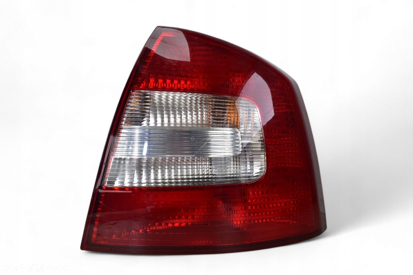 Lampa Prawy Tył SKODA OCTAVIA II LIFT HATCHBACK 2008-2013R 08-665-1918R - 2