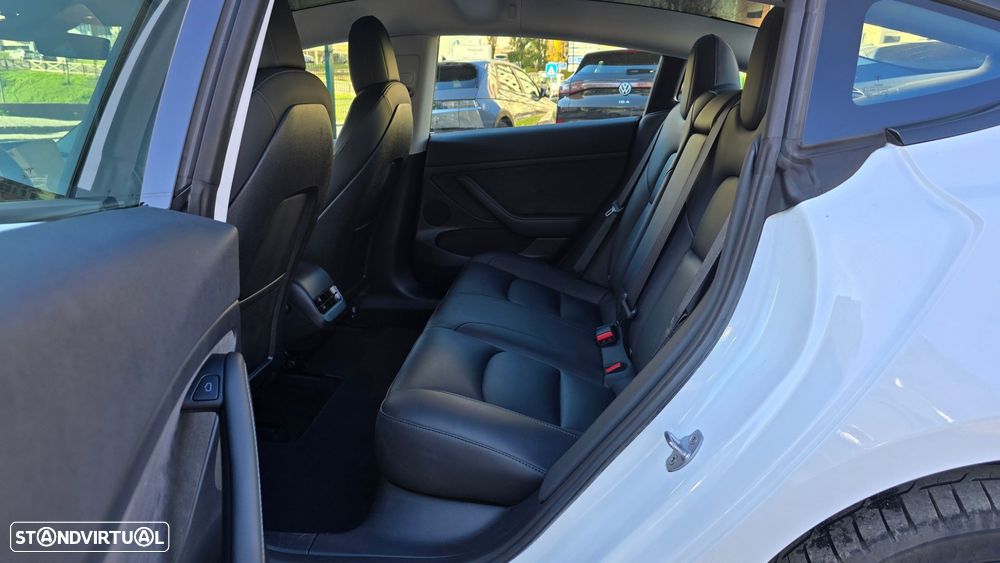 Tesla Model 3 - 41
