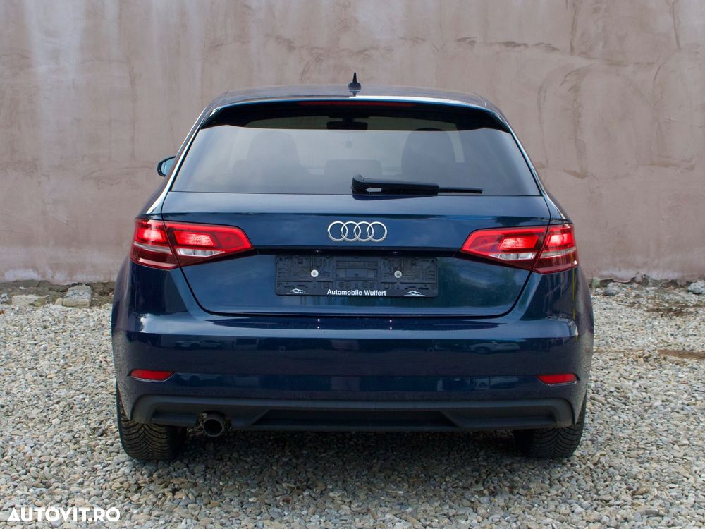 Audi A3 1.6 TDI S tronic Sport - 9