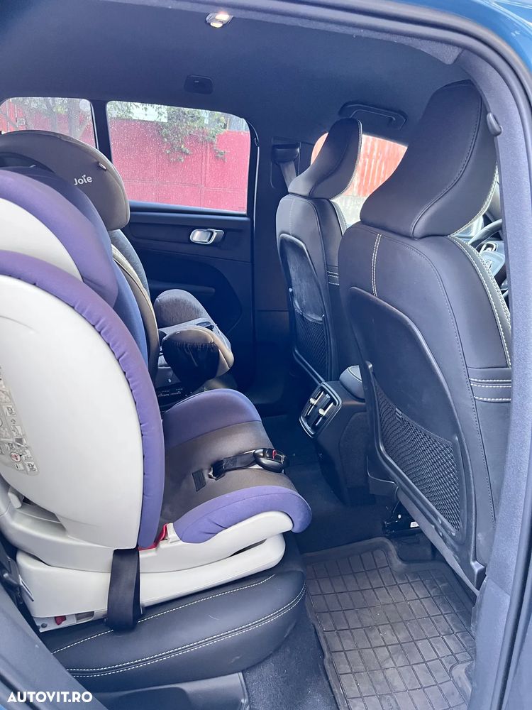 Volvo XC 40 B4 AT FWD MHEV Plus Dark - 13