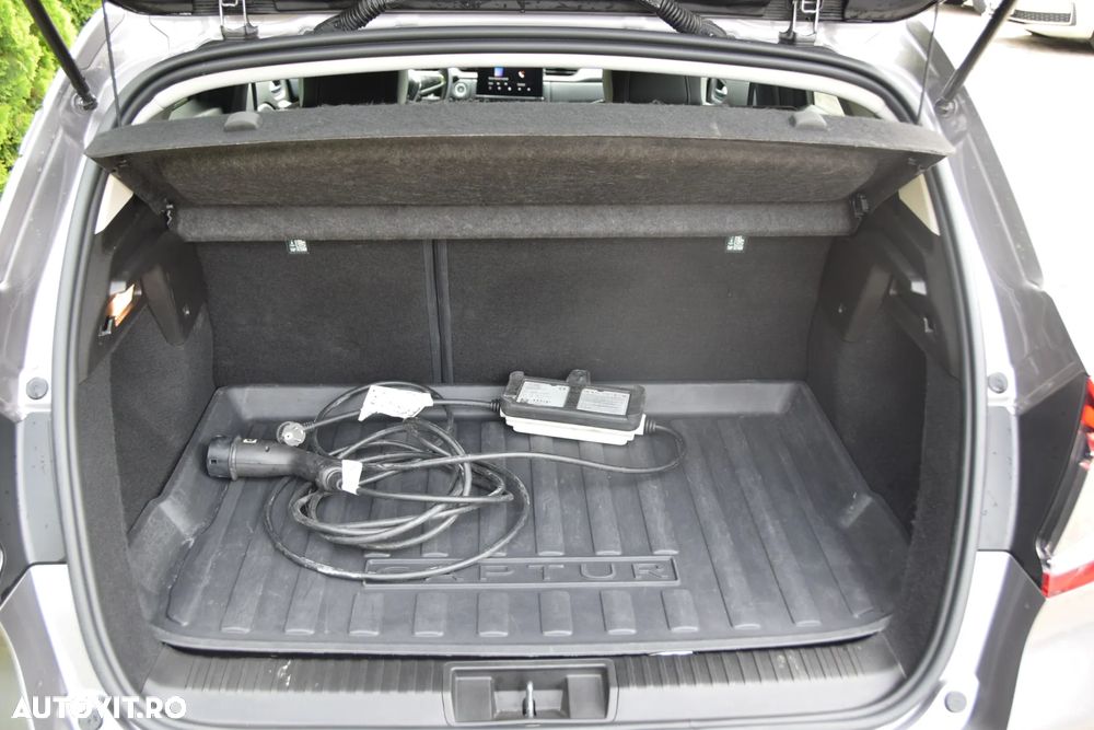 Renault Captur PHEV 160 Techno - 15
