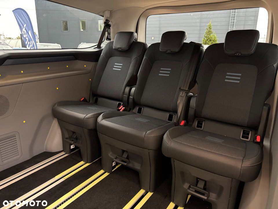Ford Tourneo Custom - 16