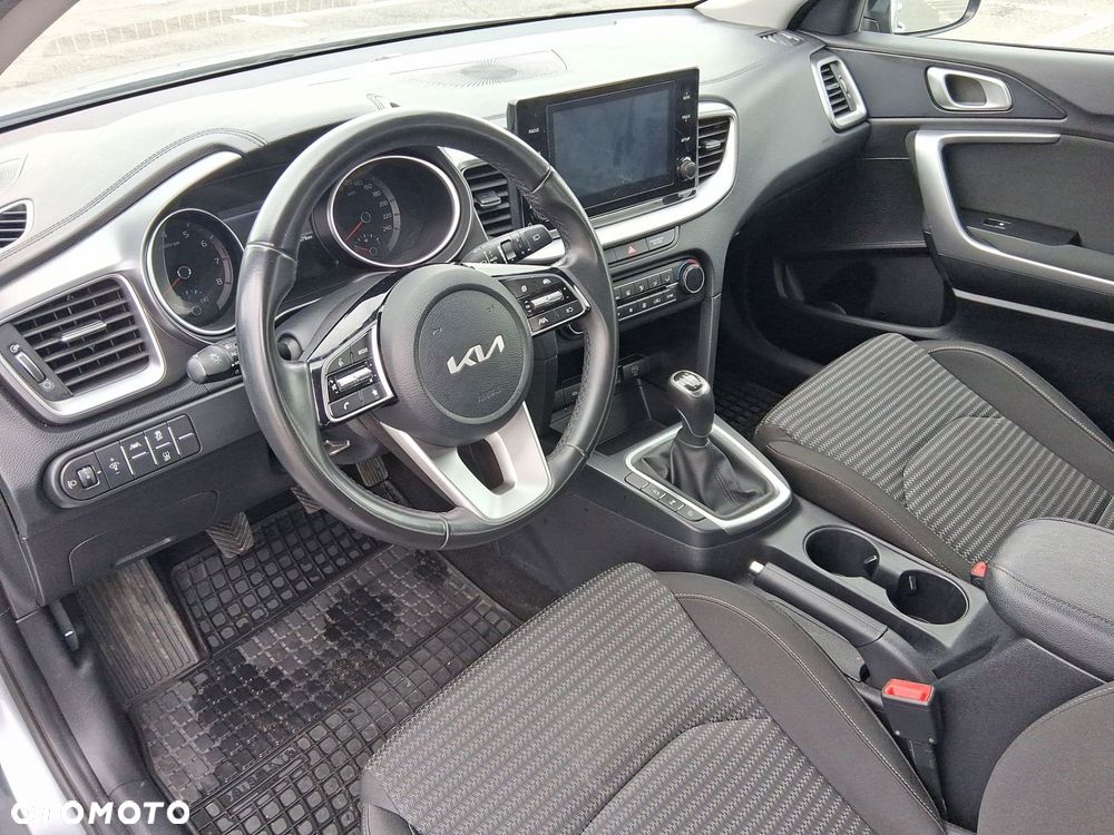 Kia Ceed - 9