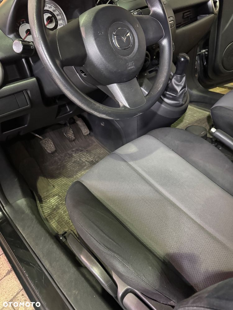 Mazda 2 - 11