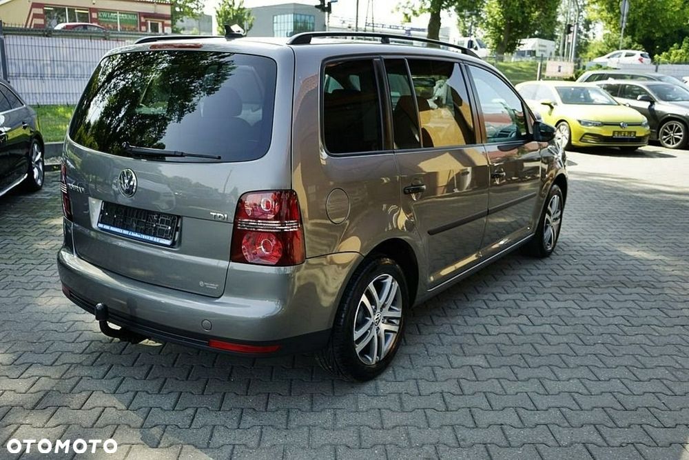 Volkswagen Touran - 7