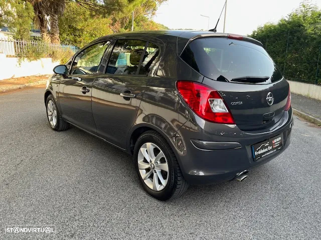 Opel Corsa 1.2 Go! FlexFuel - 8