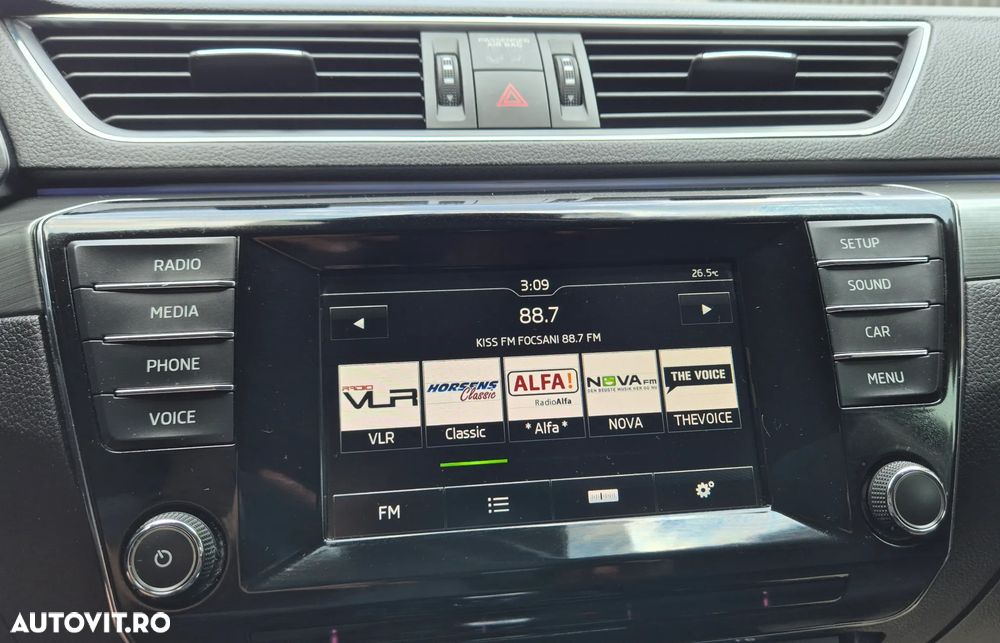 Skoda Superb 2.0 TDI DSG Active - 32