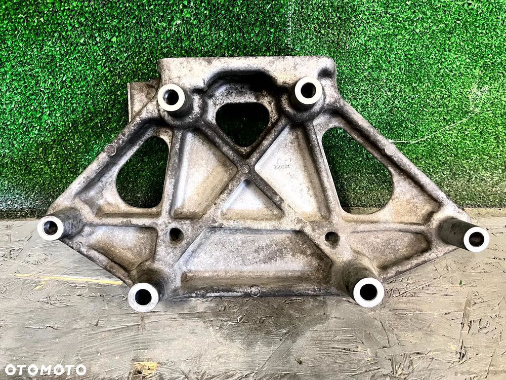 RENAULT ESPACE IV LIFT 3.0 DCI ŁAPA MOCOWANIE WSPORNIK SILNIKA 069309 - 2