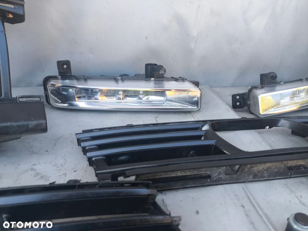 BMW G30 G31 KRATKA KRATKI ZDERZAKA HALOGEN LEWY PRAWY CHROM ŚLIZG CZUJNIKI PDC WIĄZKA INSTALACJA 7415579 7415580 7349131 7349132 15067010 - 7