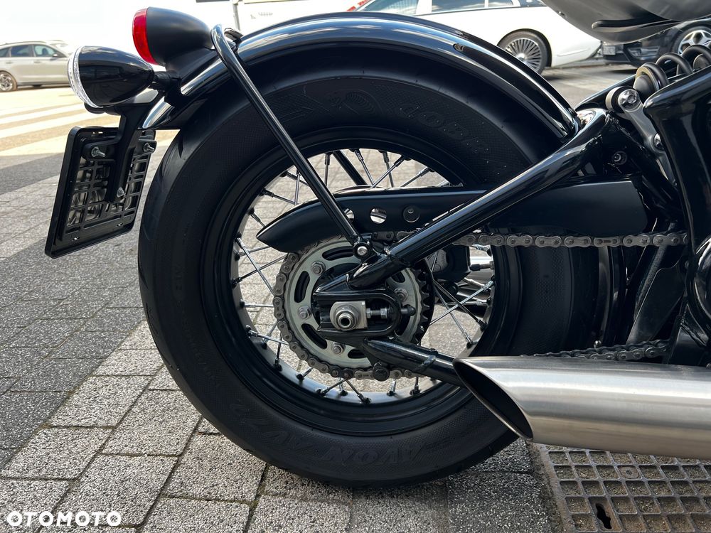 Triumph Bonneville Bobber - 11