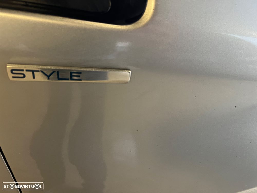 Peugeot 208 1.2 PureTech Style - 12