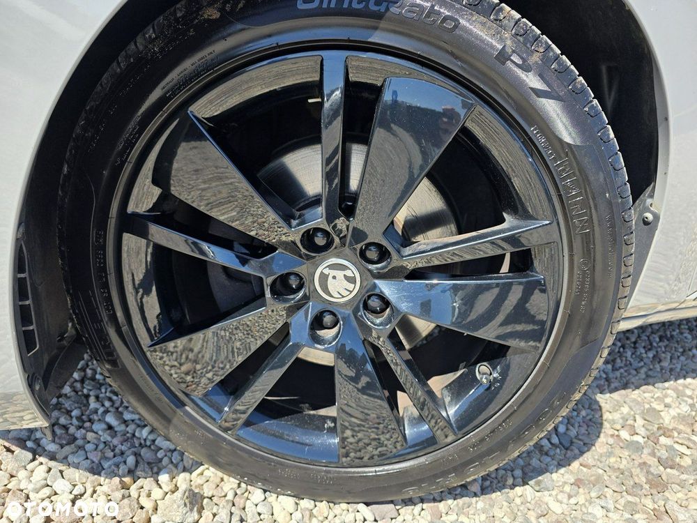 Skoda Superb 2.0 TDI SCR Sportline DSG - 25