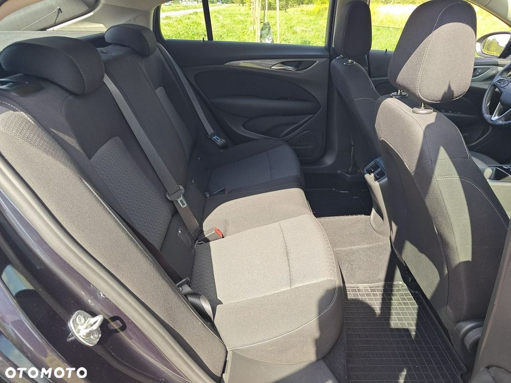 Opel Insignia - 17