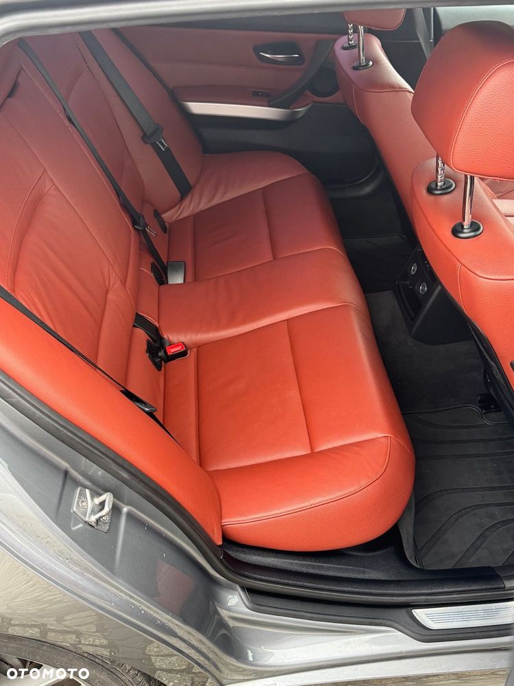 BMW Seria 3 330d xDrive - 15