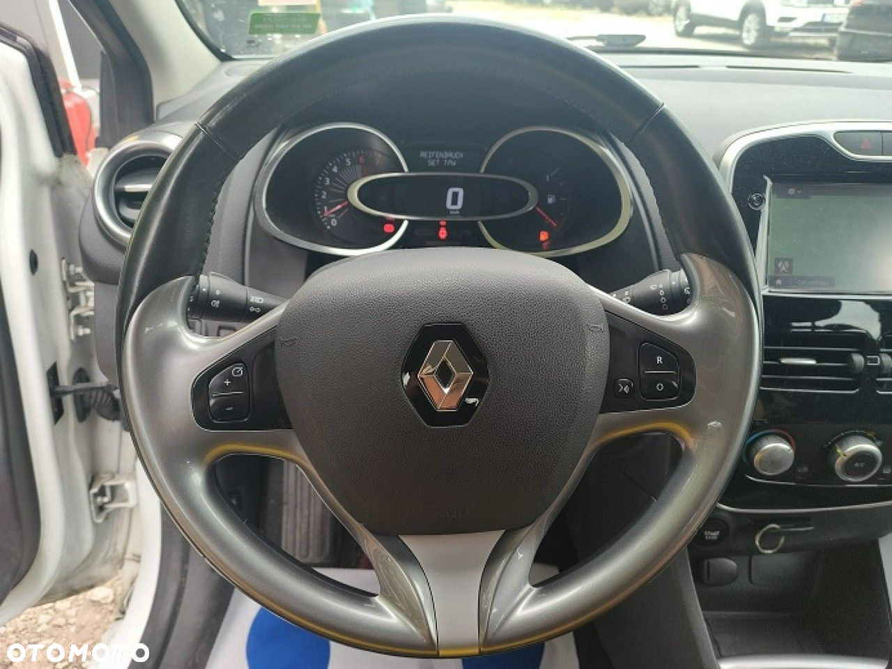 Renault Clio - 17