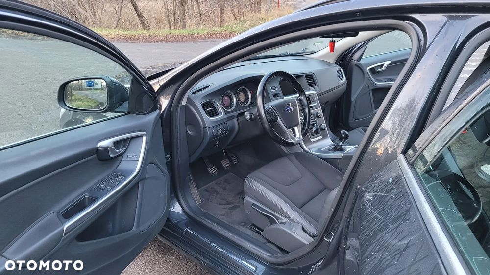 Volvo V60 D5 Momentum - 5