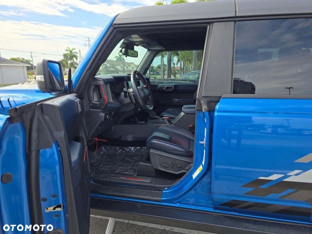 Ford Bronco - 6