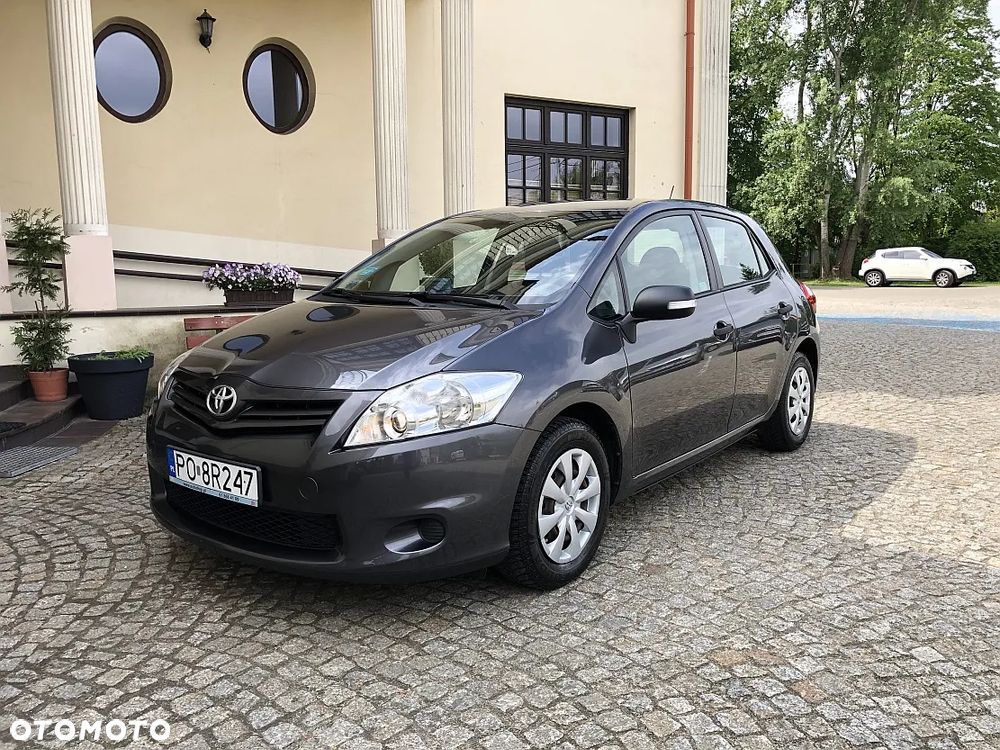 Toyota Auris - 1