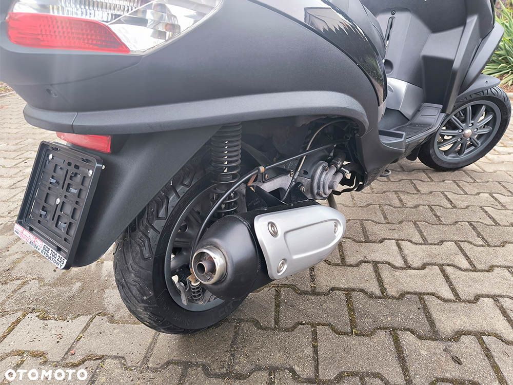 Piaggio MP-3 - 13