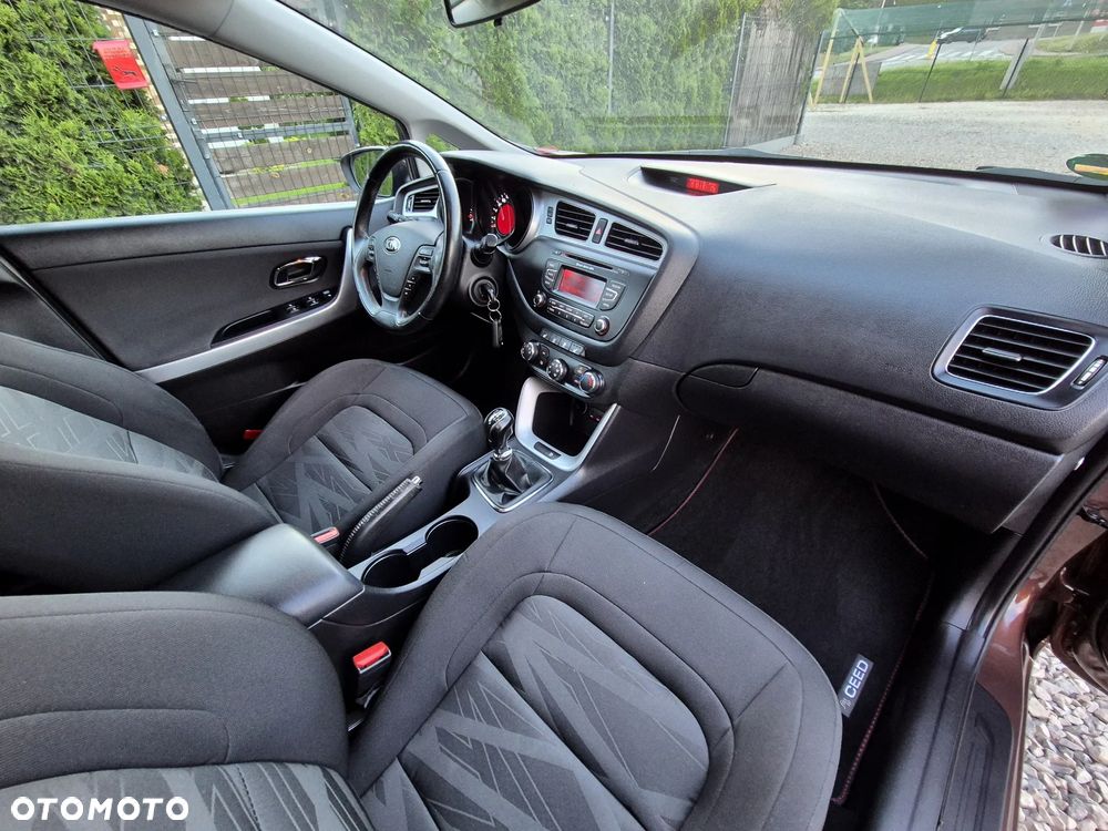 Kia Ceed 1.4 CVVT Attract plus - 33