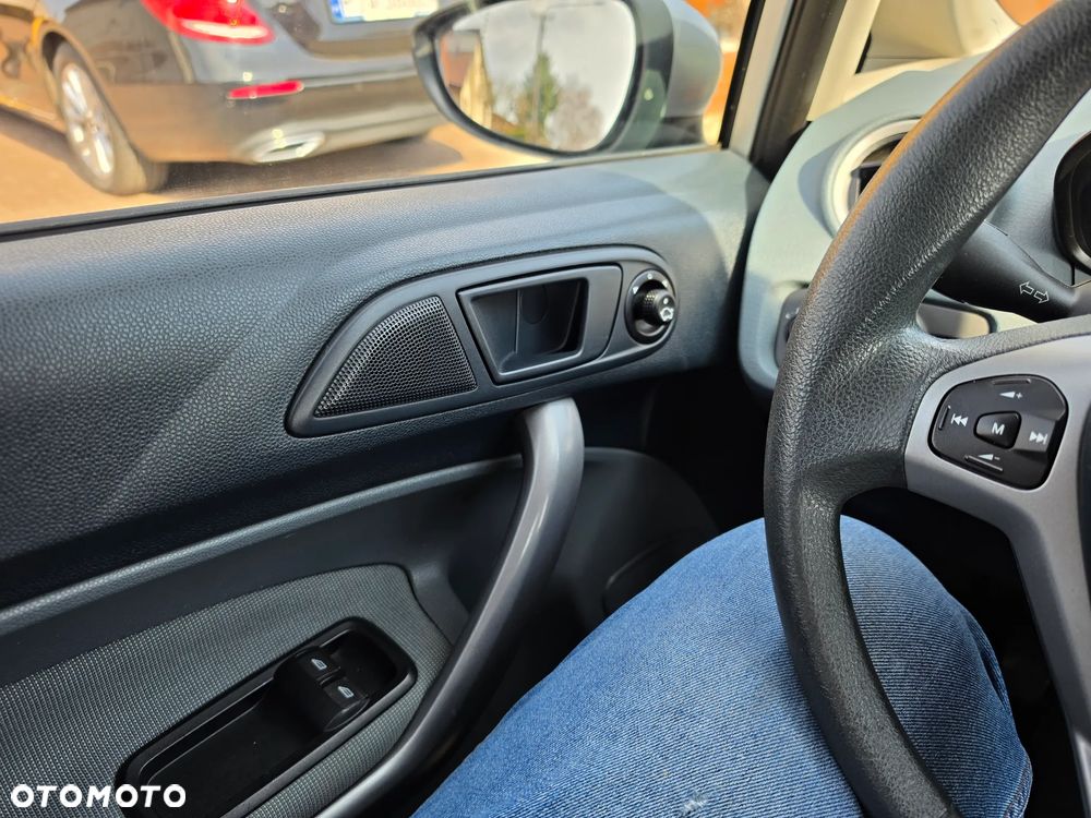 Ford Fiesta - 11