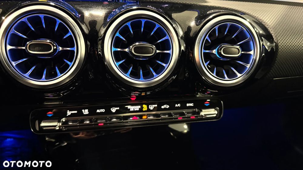 Mercedes-Benz CLA 200 AMG Line 7G-DCT - 23