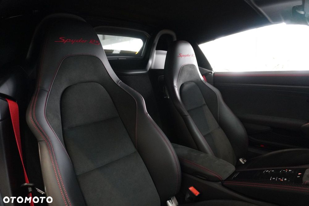 Porsche 718 Spyder - 34