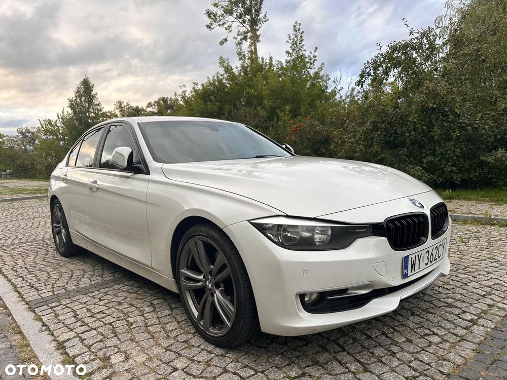 BMW Seria 3 328i Sport Line - 2