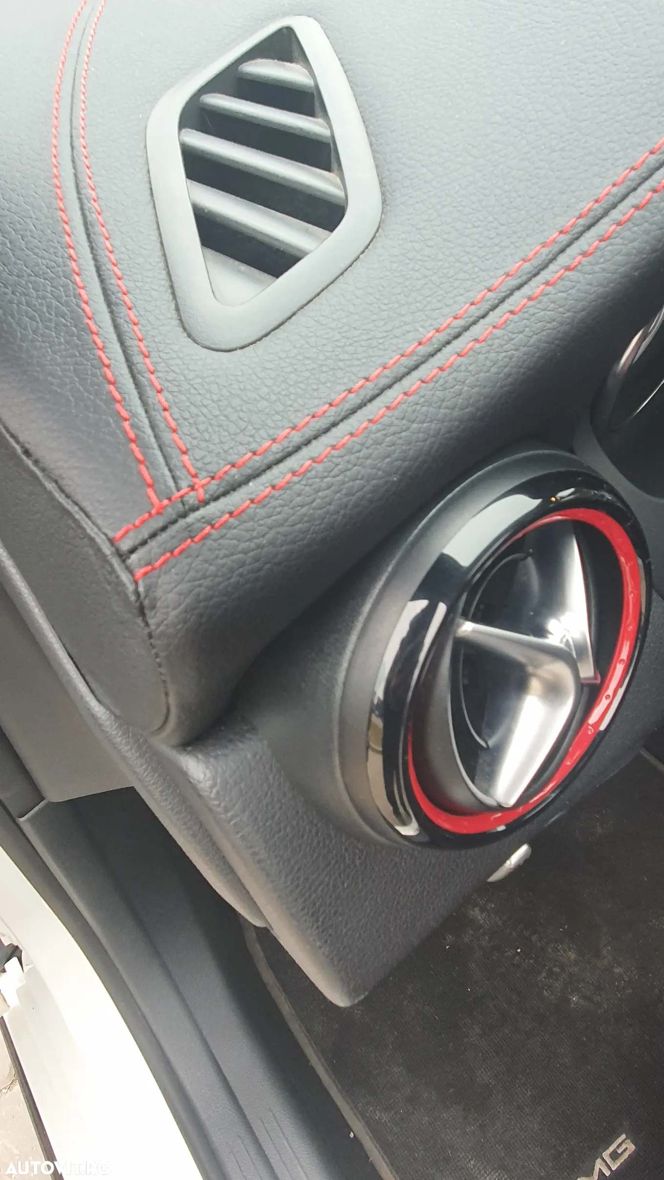 Mercedes-Benz CLA 45 AMG 4Matic 7G-DCT - 24