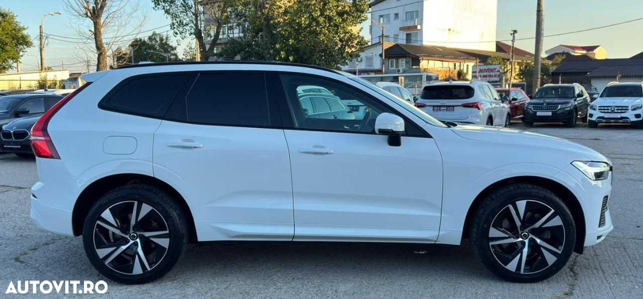 Volvo XC 60 B4 MHEV AT8 FWD Momentum Pro - 10