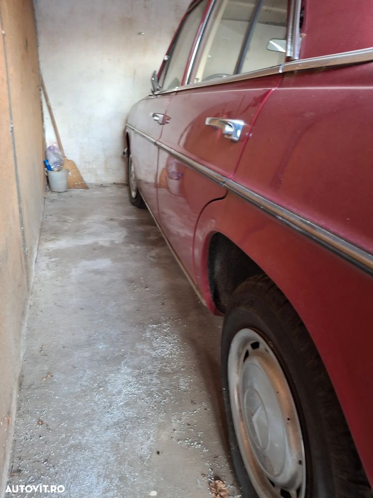 Mercedes-Benz W115 - 13