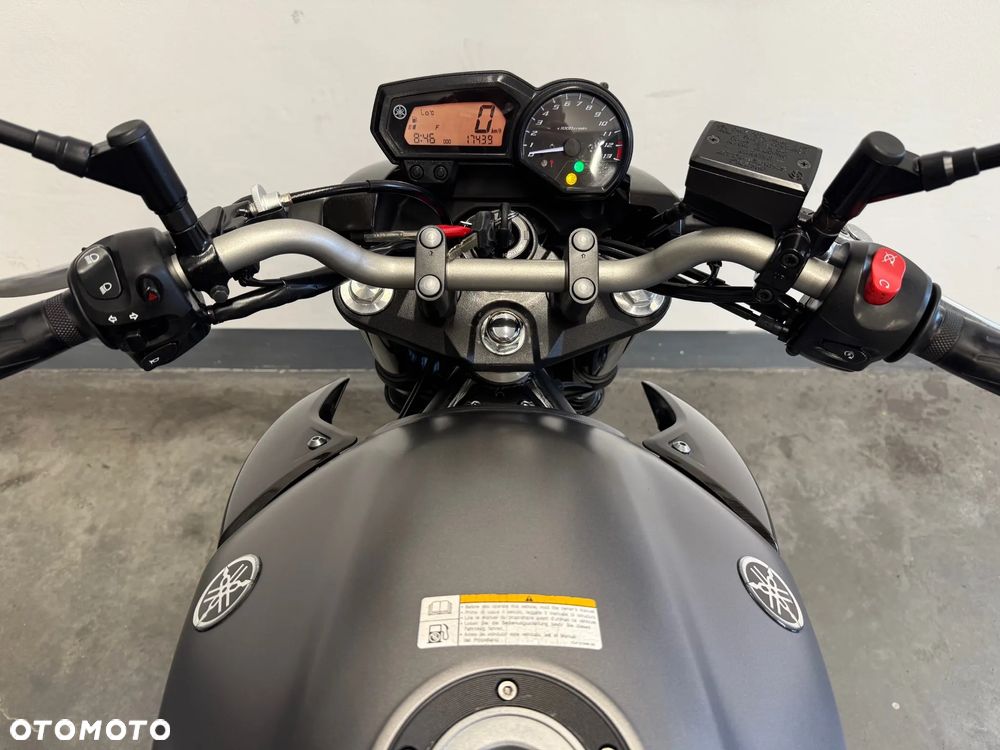 Yamaha XJ - 9