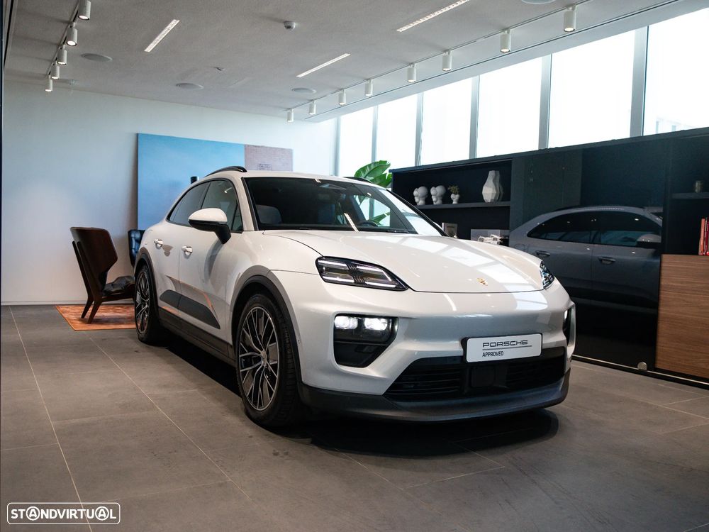 Porsche Macan Electric 4 - 10
