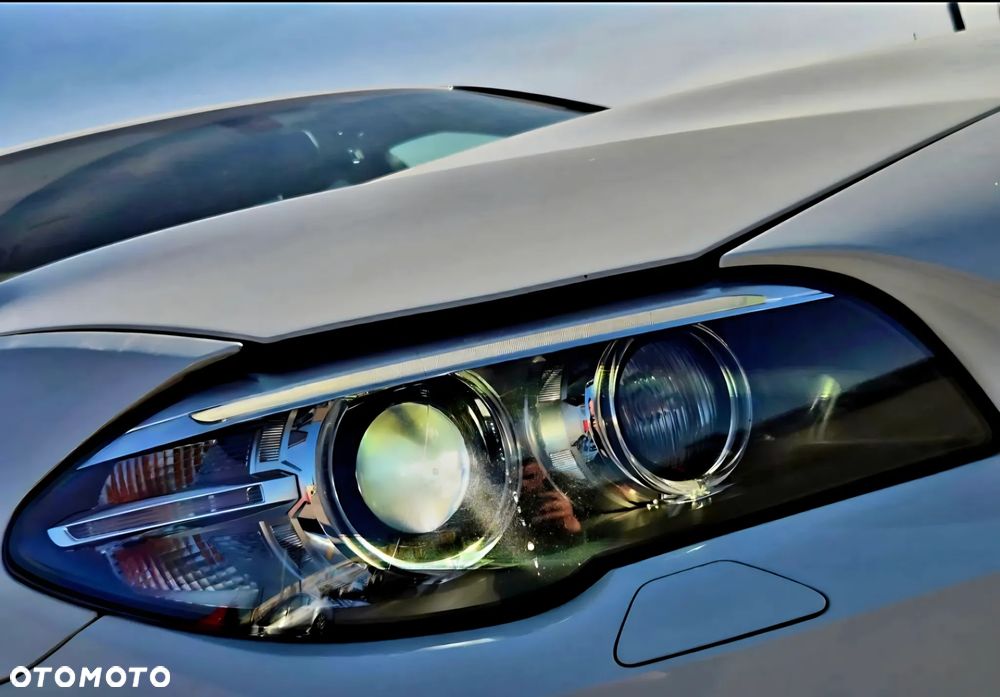 BMW Seria 5 528i xDrive Luxury Line - 13