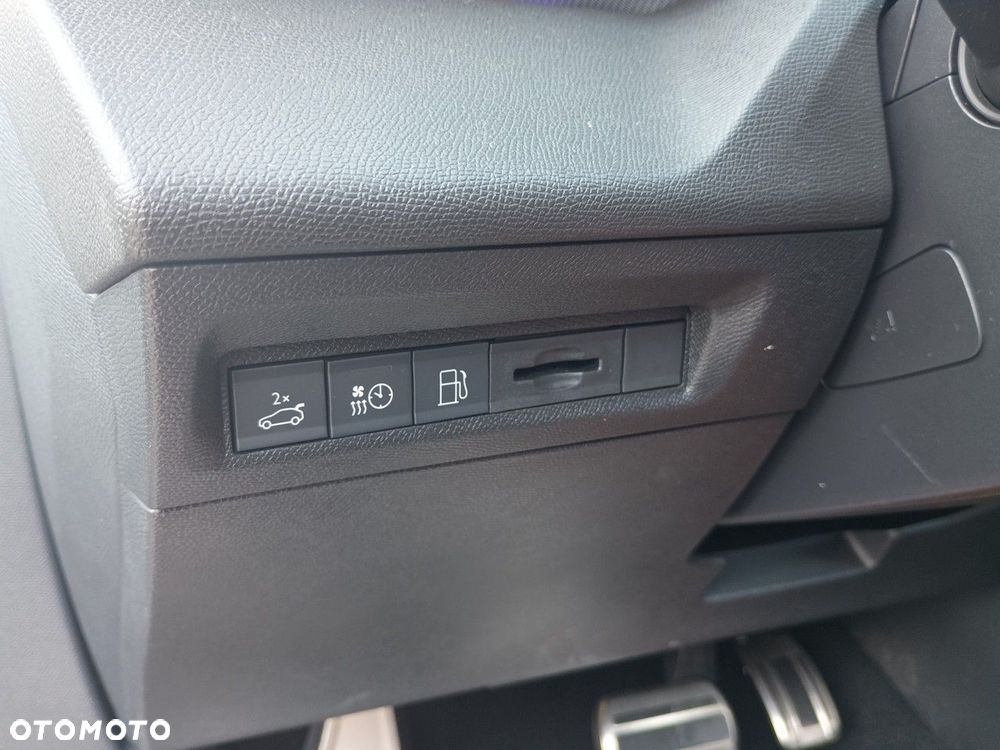 Peugeot 408 1.6 Plug-In Hybrid 225 GT EAT8 - 21