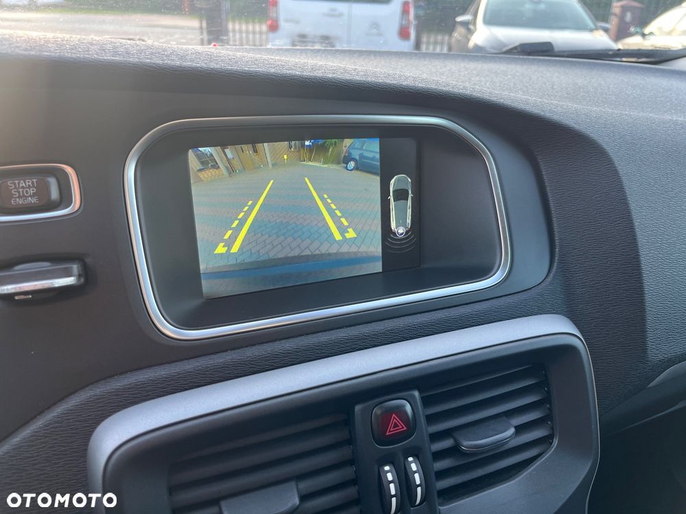 Volvo V40 D4 Momentum - 8