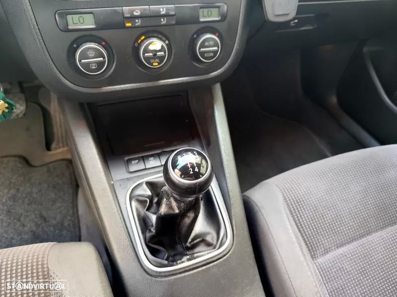 VW Jetta 1.9 TDi BlueM. Trendline - 19