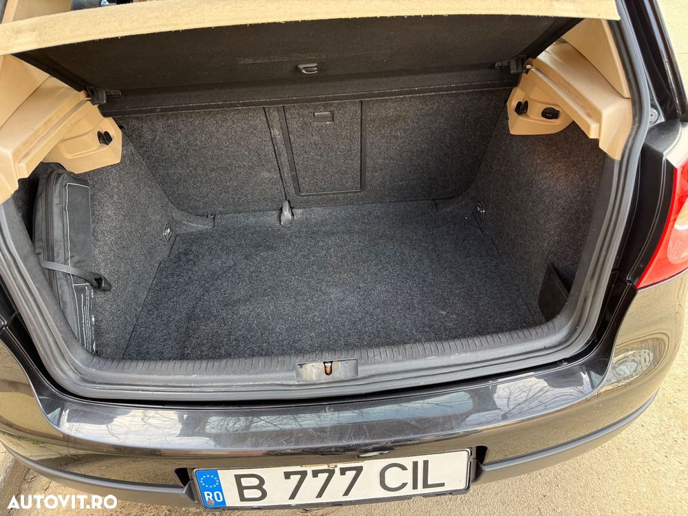 Volkswagen Golf 1.9 TDI DSG Individual - 12