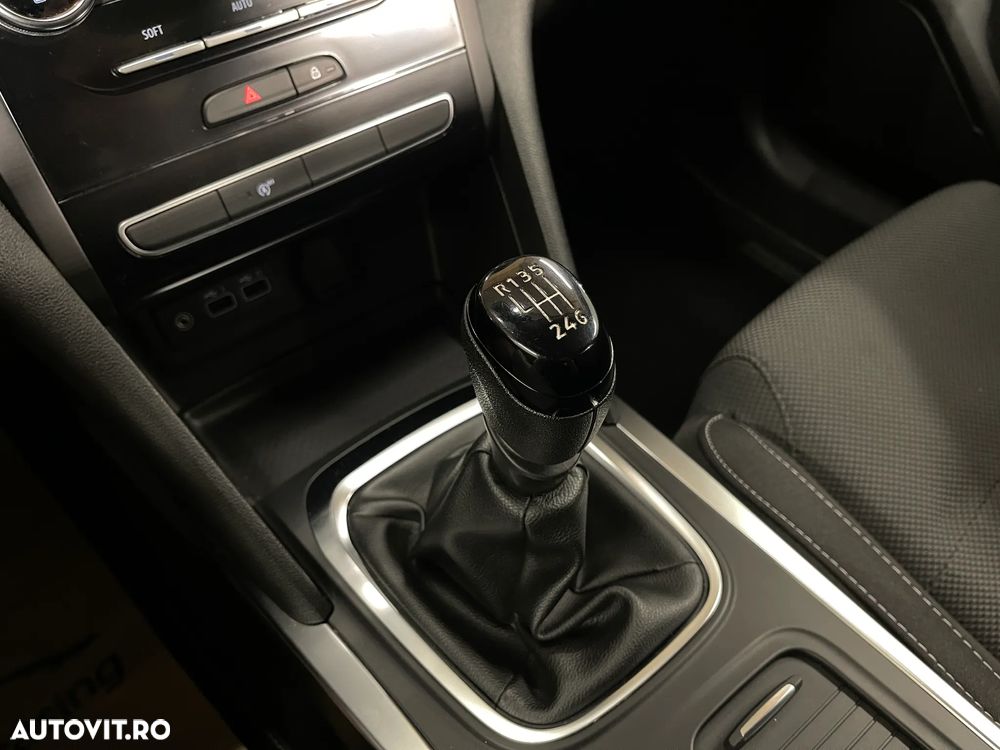 Renault Megane TCe 140 GPF Equilibre - 22