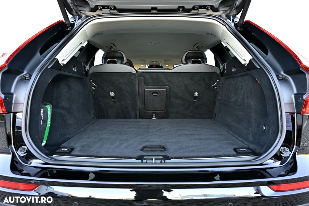 Volvo XC 60 D5 AWD Geartronic Momentum - 40