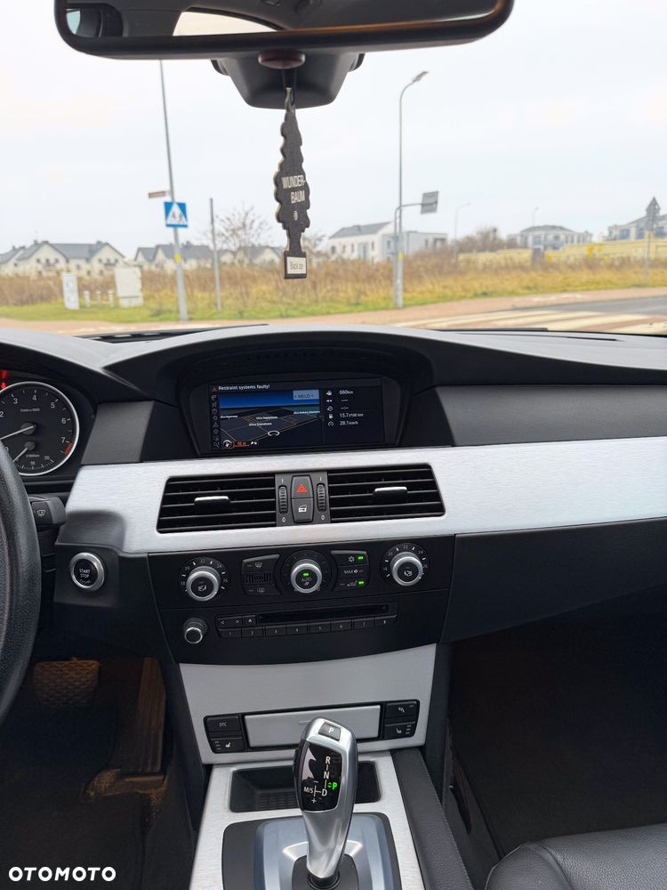 BMW Seria 5 525i Edition Exclusive - 16